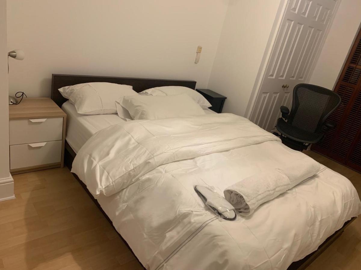 Lovely Room, Free Parking In Private Gated Place Лондон Экстерьер фото